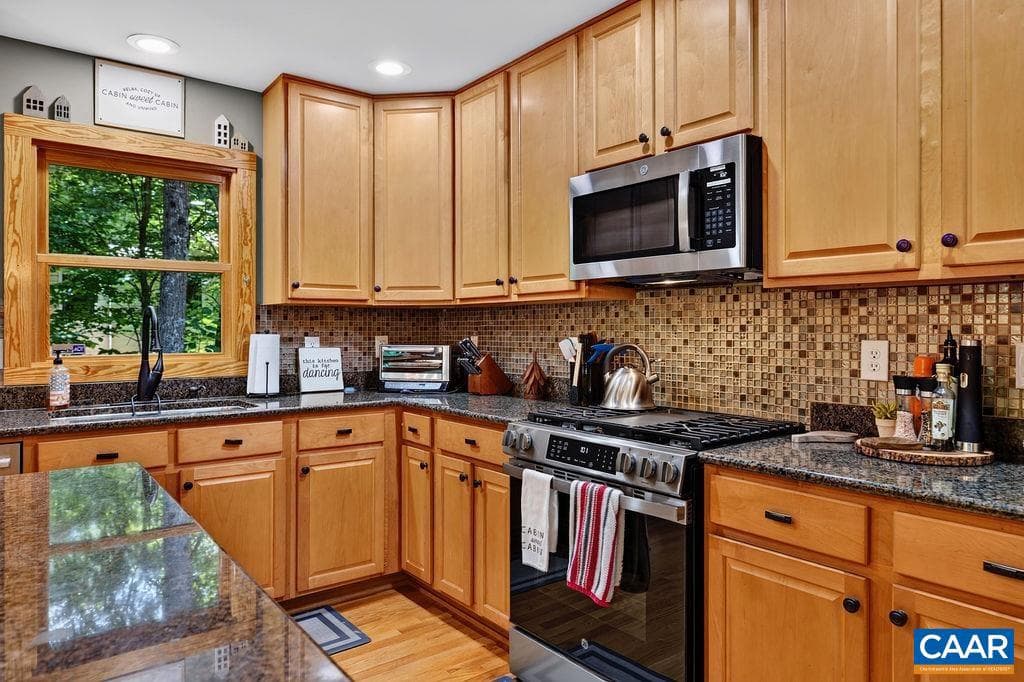 1300 Blue Ridge Dr photo 21