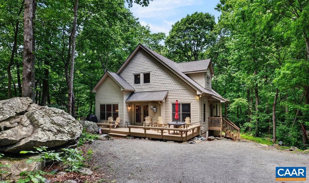1300 Blue Ridge Dr photo 3