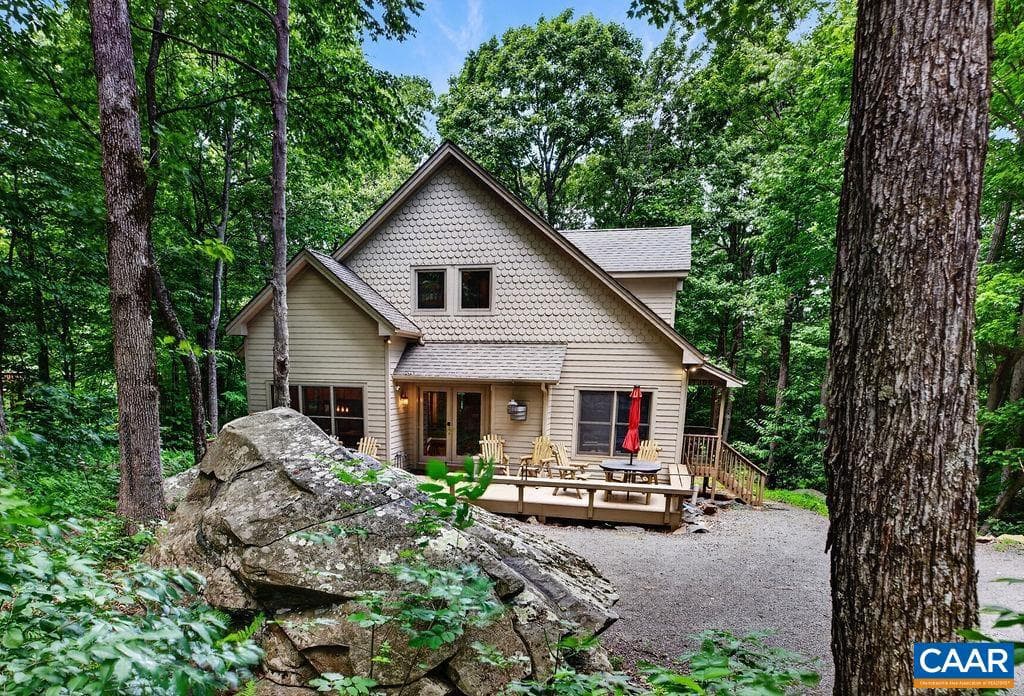 1300 Blue Ridge Dr photo 4
