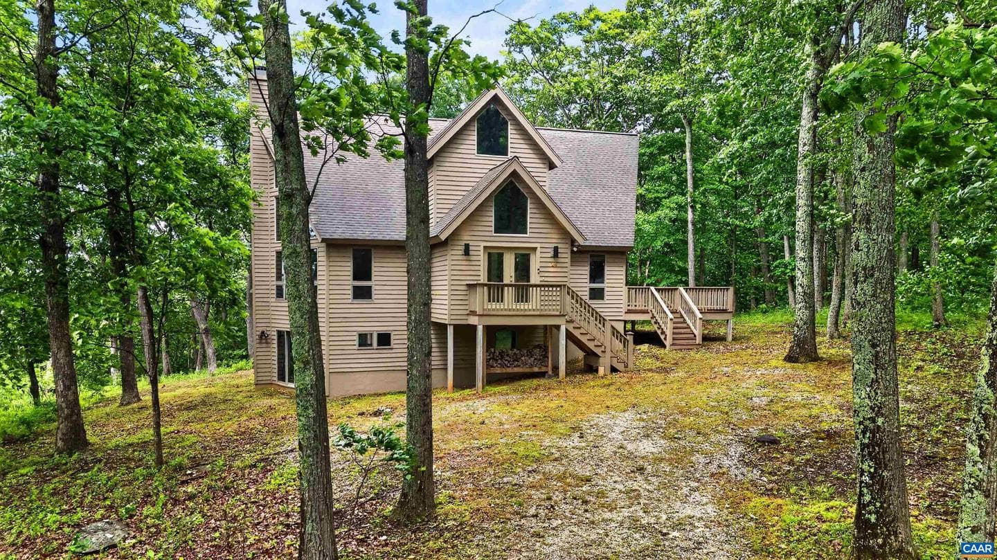 24 Pedlars Pt, Wintergreen