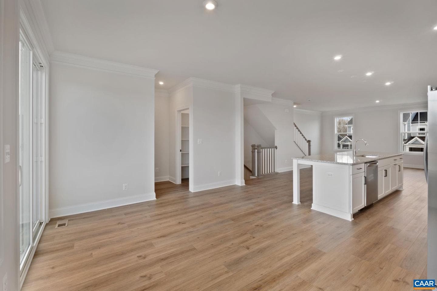 69 Marcella St photo 13