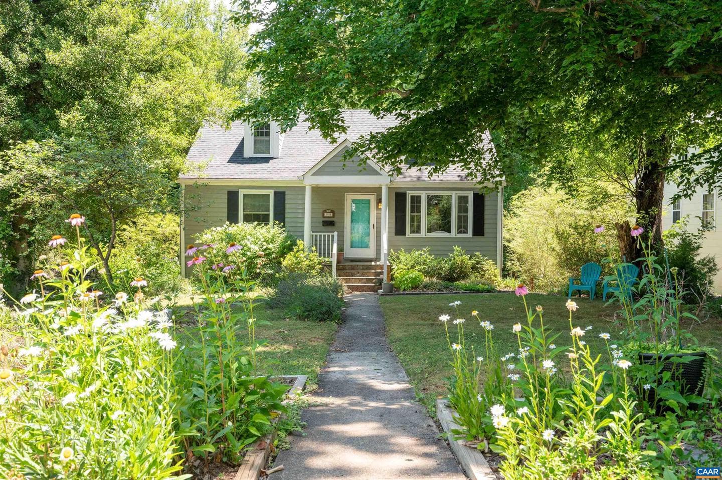 1614 Rose Hill Dr photo 3