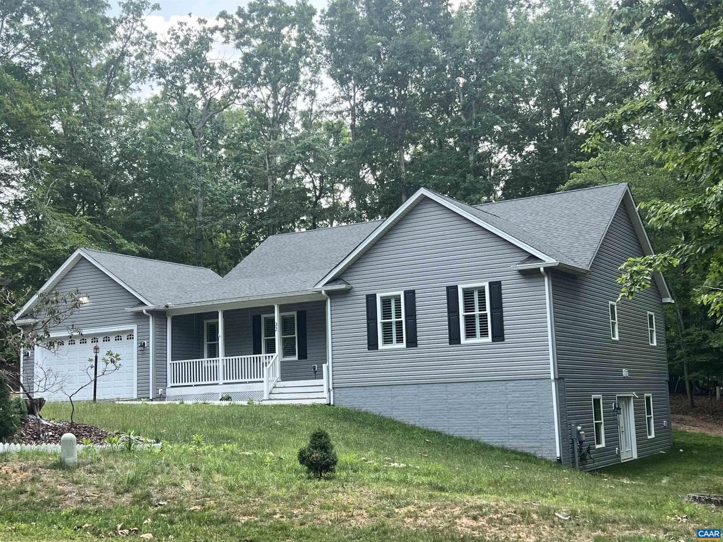 32 Mulligan Dr, Palmyra