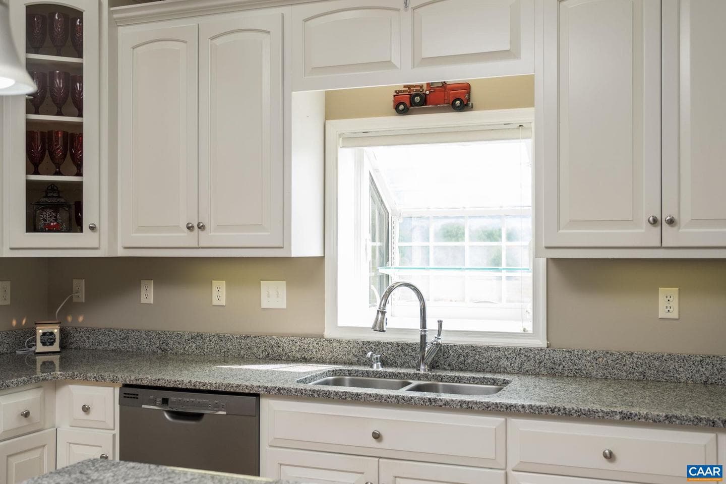 158 Apple Ln photo 13