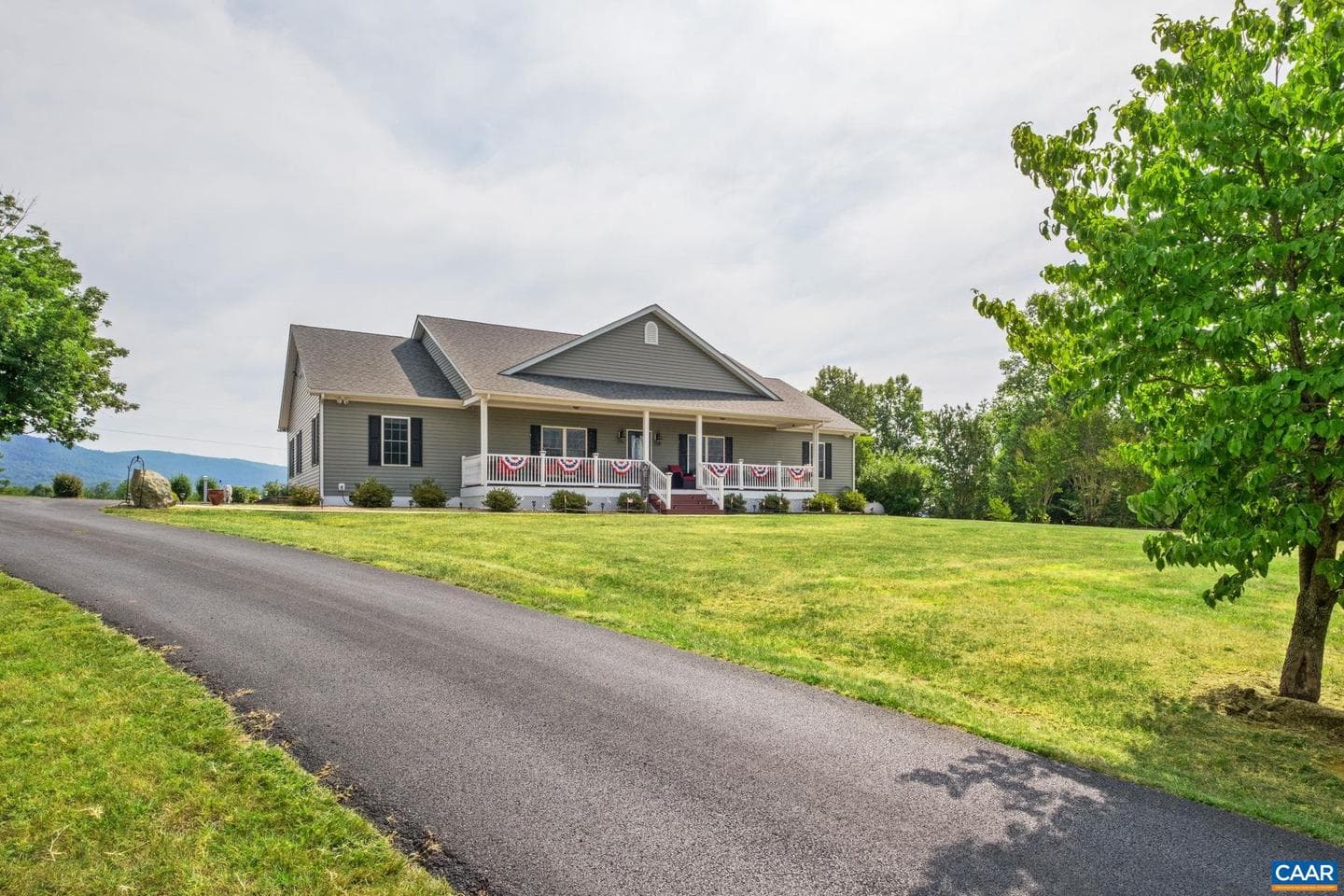 158 Apple Ln photo 4