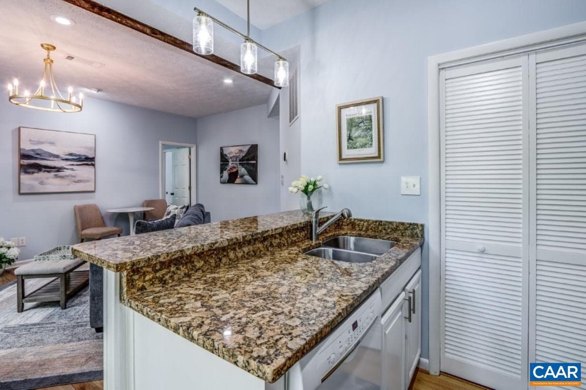 740 Laurelwood Condos photo 11