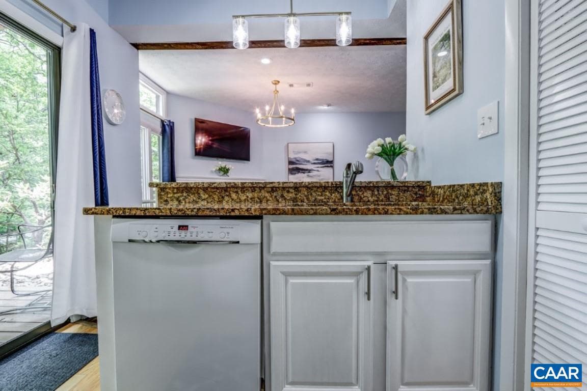 740 Laurelwood Condos photo 15