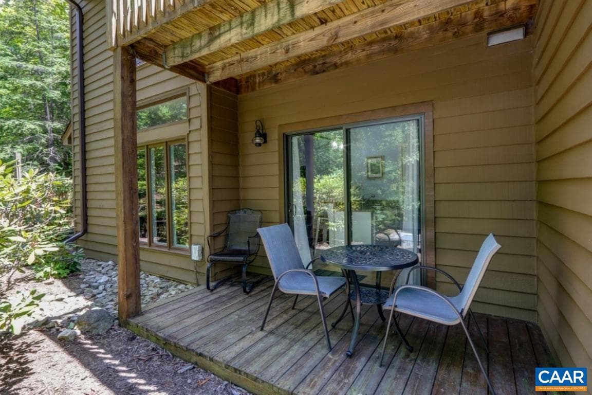 740 Laurelwood Condos photo 24