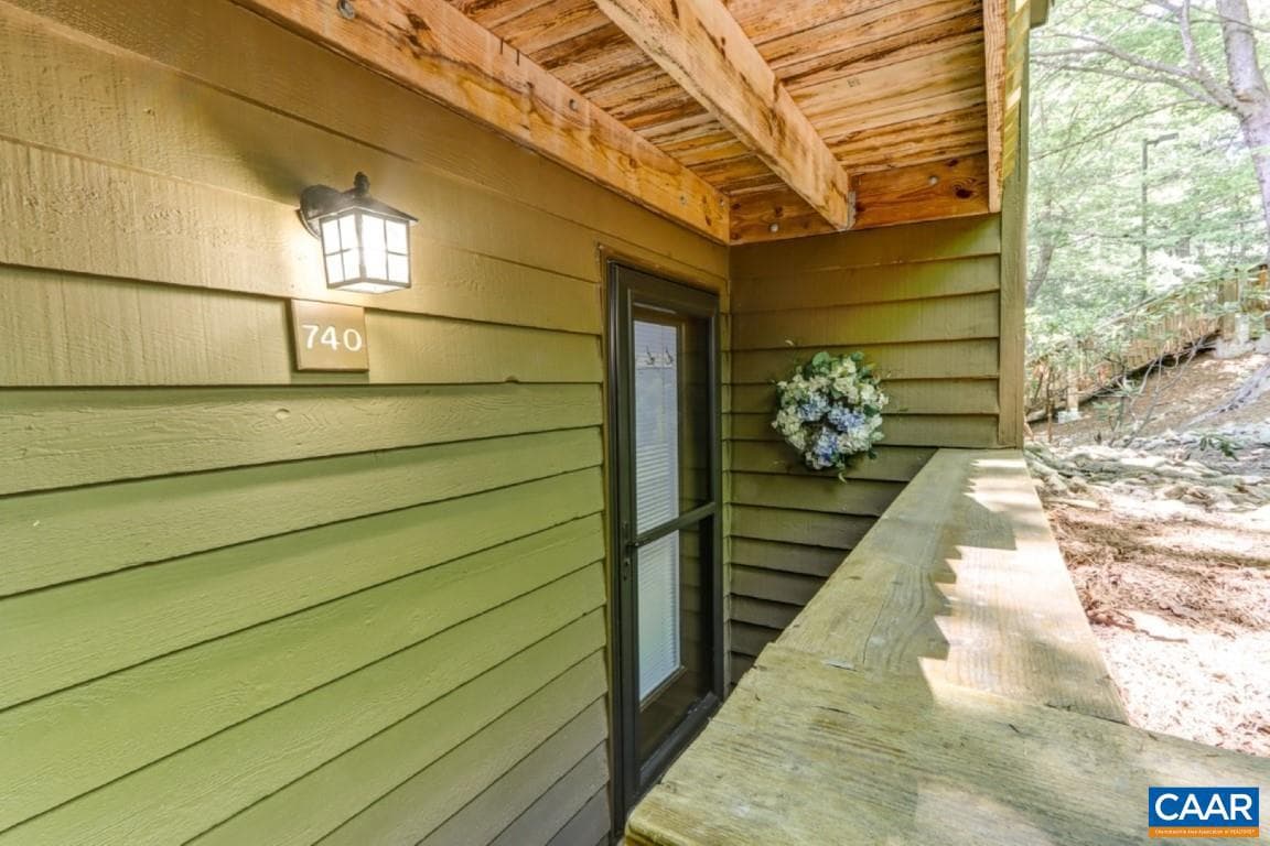 740 Laurelwood Condos photo 27