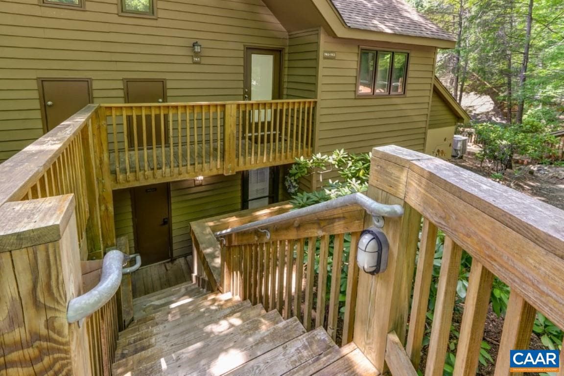 740 Laurelwood Condos photo 29