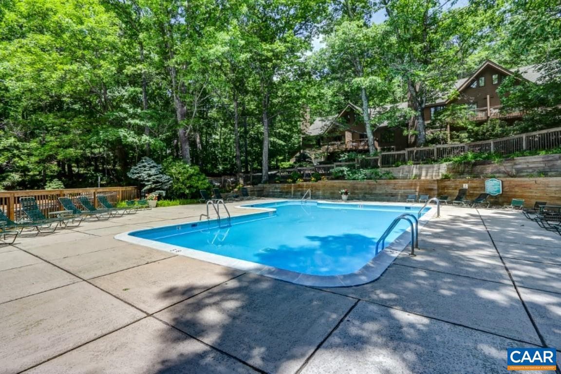 740 Laurelwood Condos photo 35