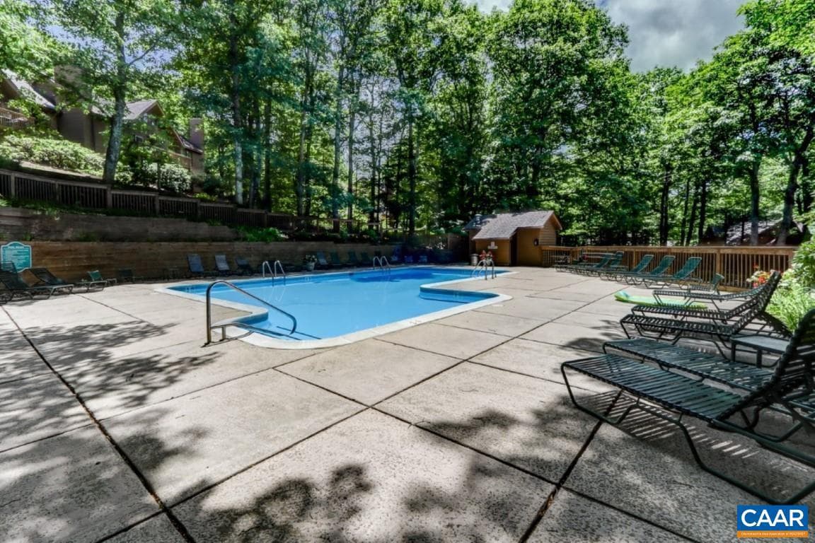 740 Laurelwood Condos photo 37