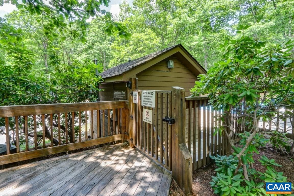 740 Laurelwood Condos photo 40