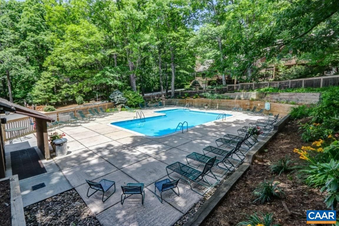 740 Laurelwood Condos photo 41