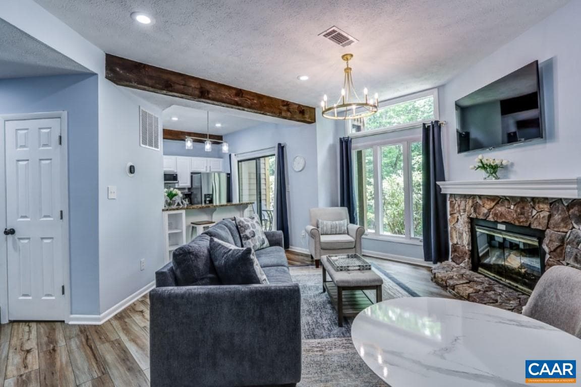 740 Laurelwood Condos photo 5