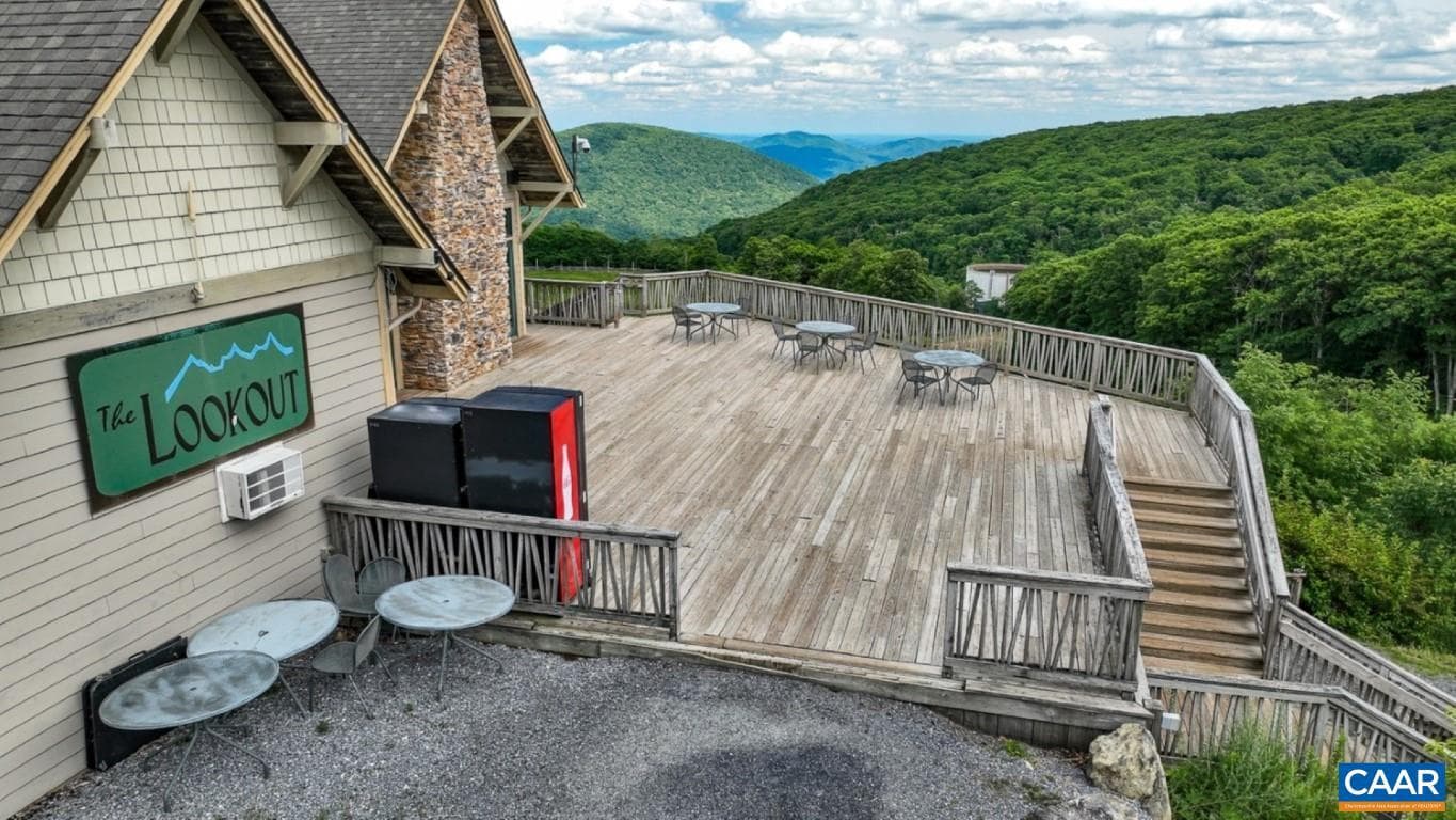 740 Laurelwood Condos photo 54