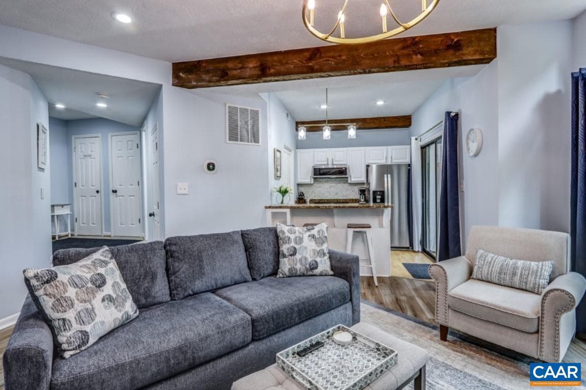 740 Laurelwood Condos photo 6
