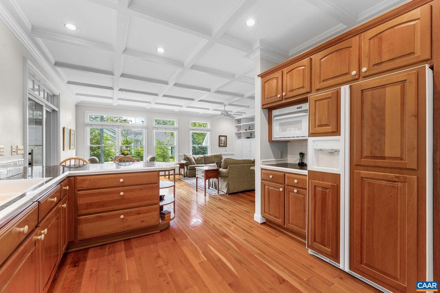 3059 Hyde Park Pl photo 24