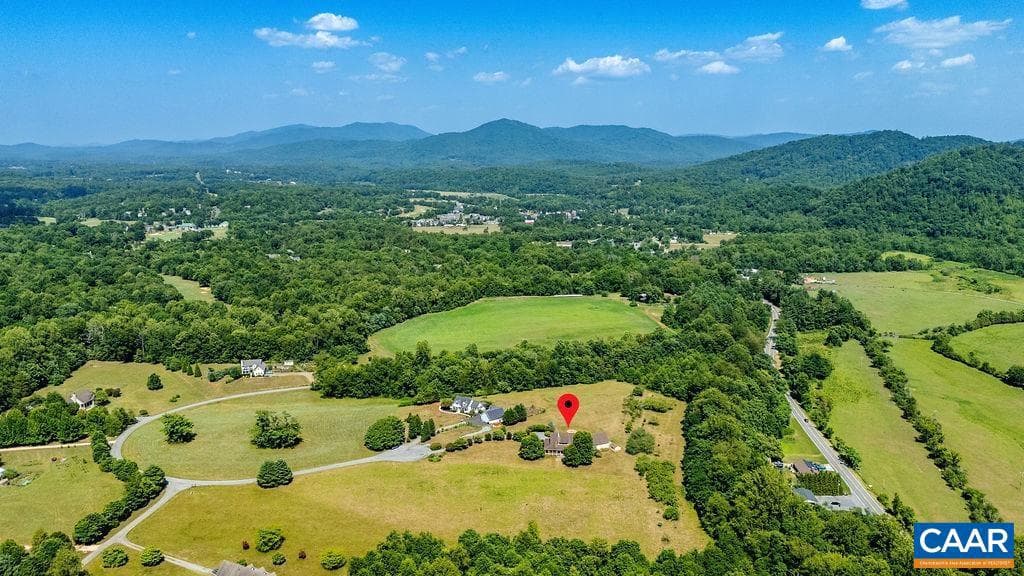 450 Phillips Ln photo 16