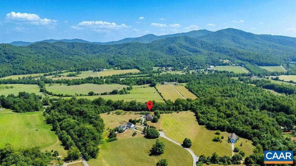 450 Phillips Ln photo 18