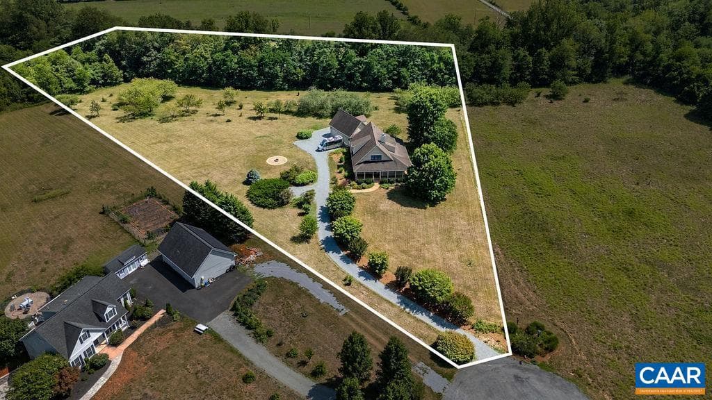 450 Phillips Ln photo 19