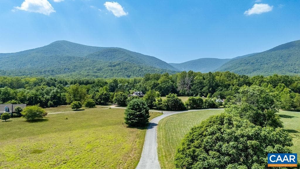 450 Phillips Ln photo 22