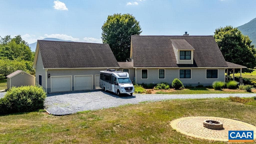 450 Phillips Ln photo 5
