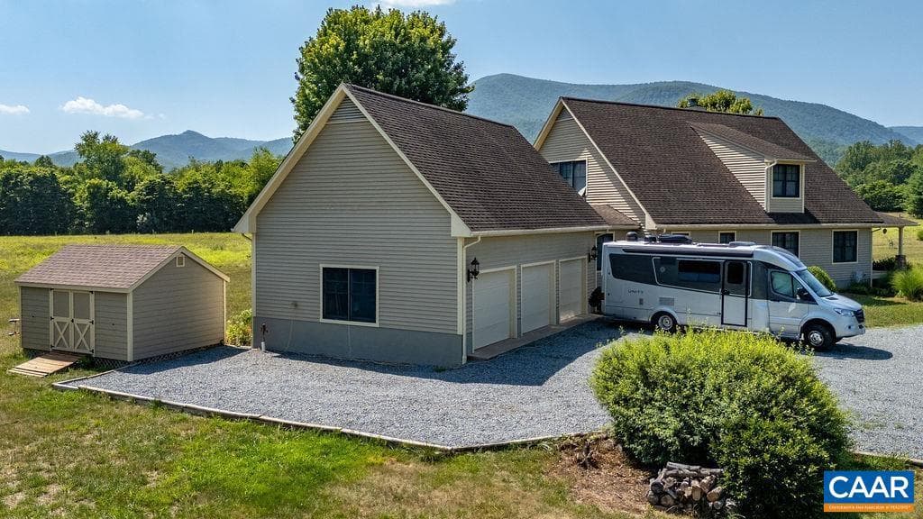 450 Phillips Ln photo 6
