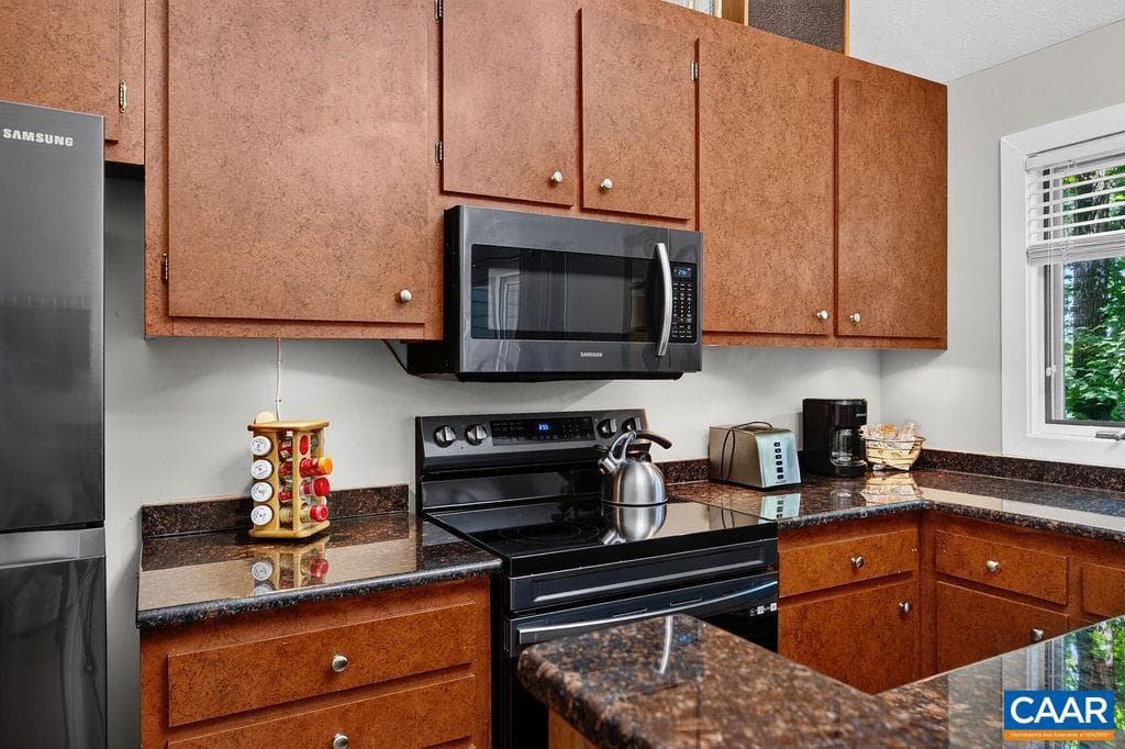 415 Three Ridges Condos photo 10