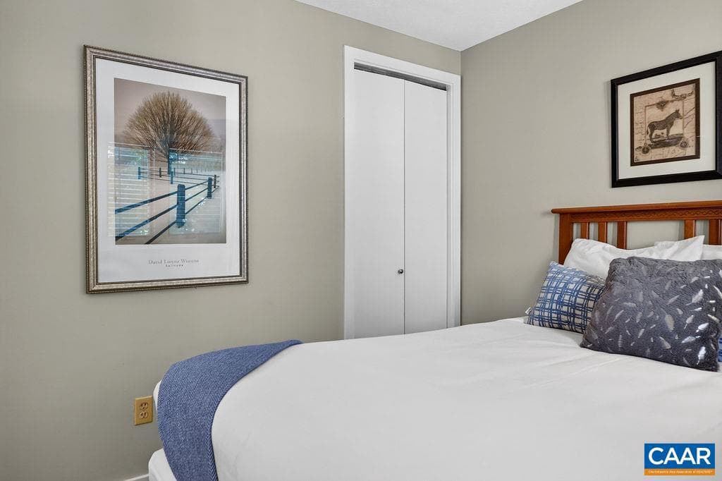 415 Three Ridges Condos photo 16