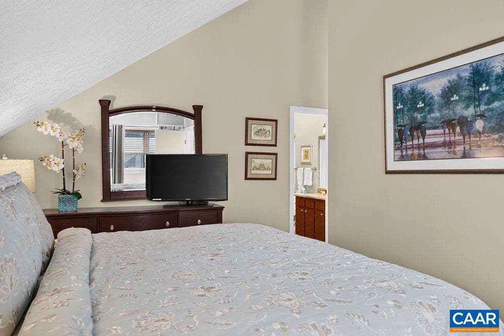 415 Three Ridges Condos photo 22