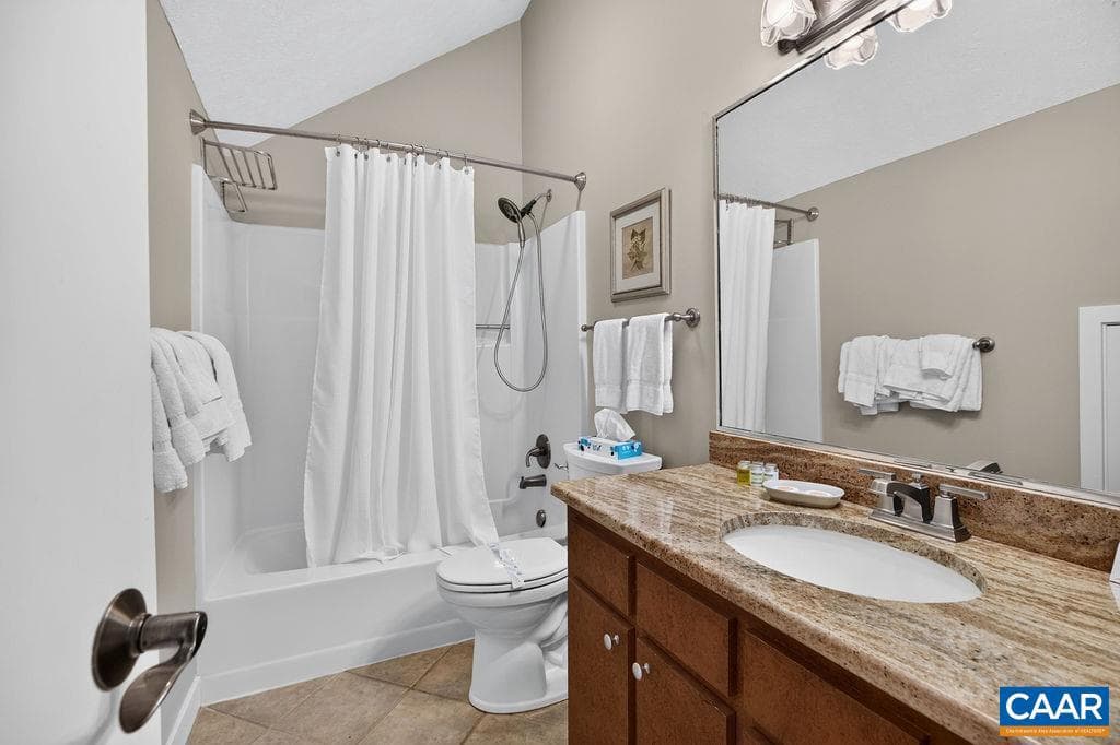 415 Three Ridges Condos photo 26