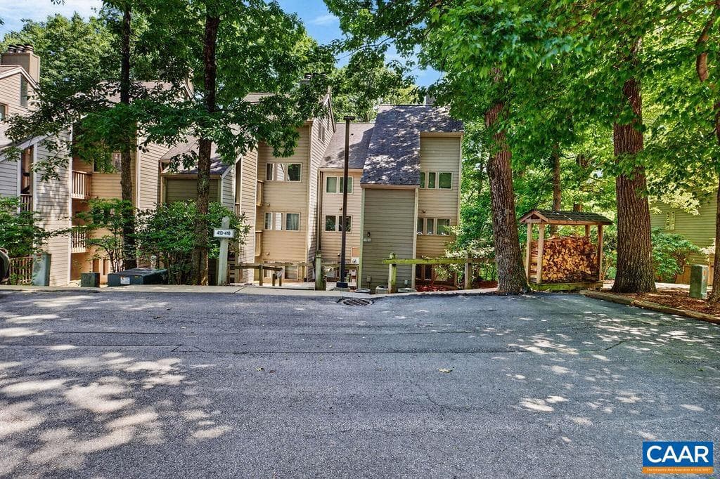 415 Three Ridges Condos photo 28
