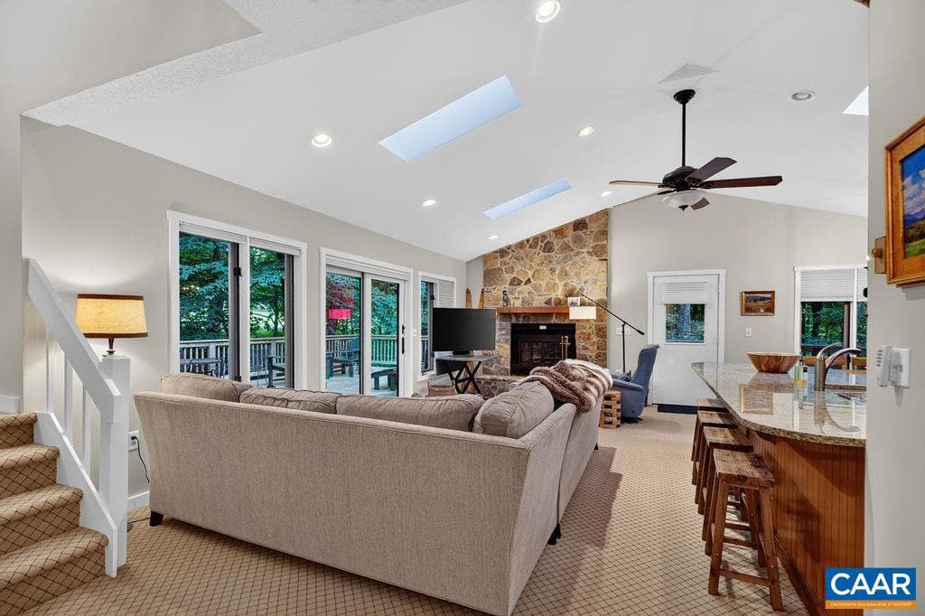 48 Deerberry Ln photo 11