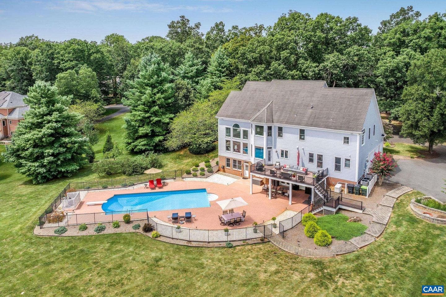 4110 Redwood Ln