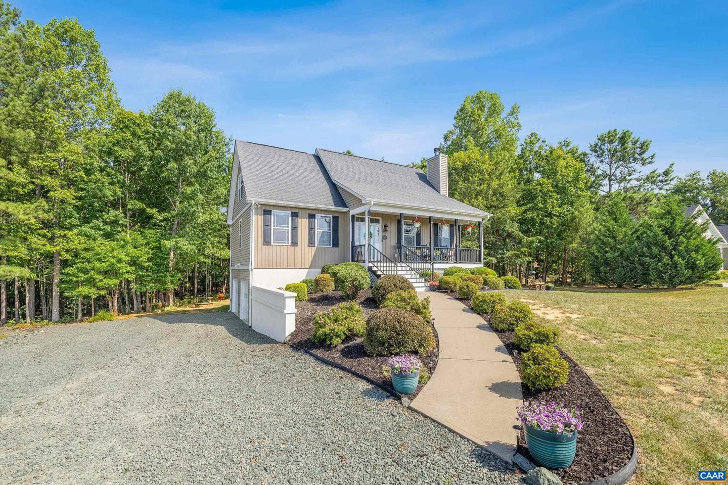 306 Rosewood Dr photo 1