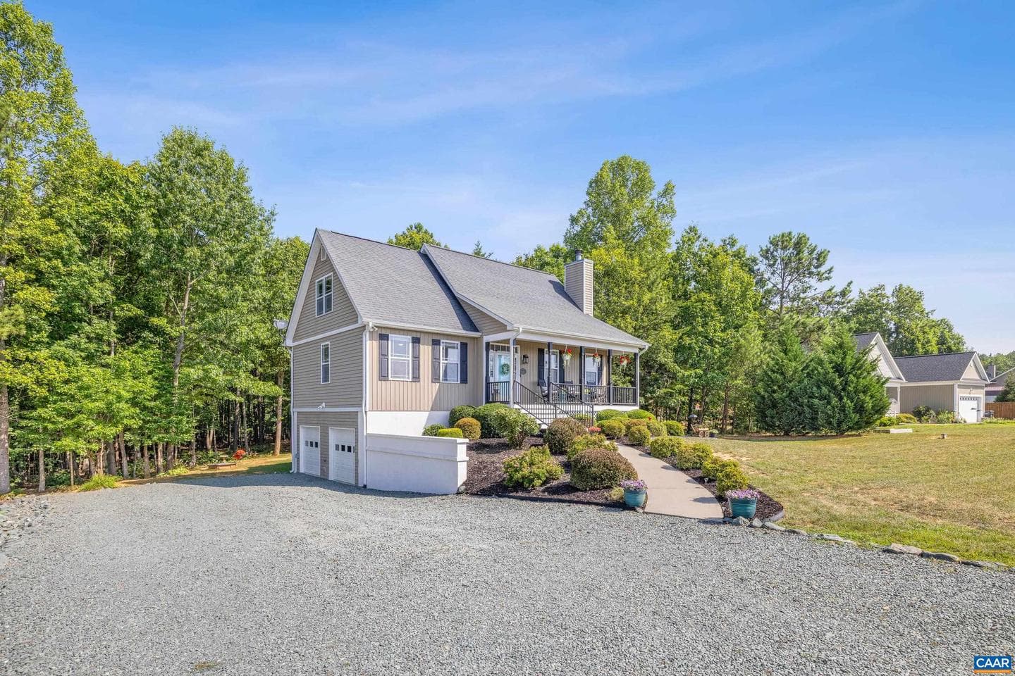 306 Rosewood Dr photo 2