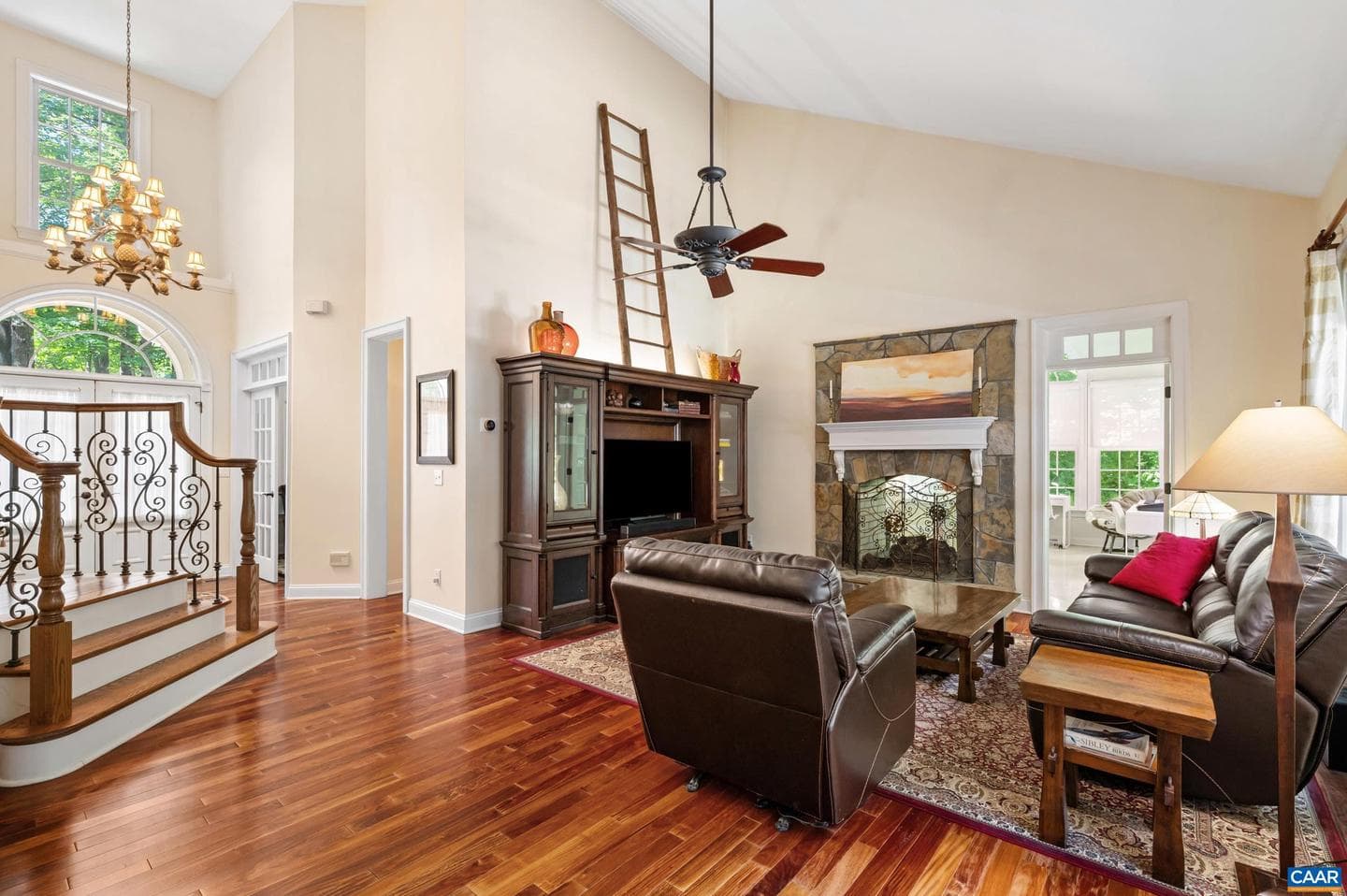 2085 Bentivar Dr photo 18