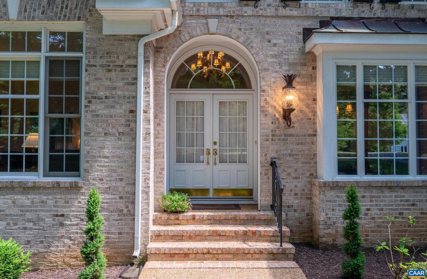 2085 Bentivar Dr photo 3
