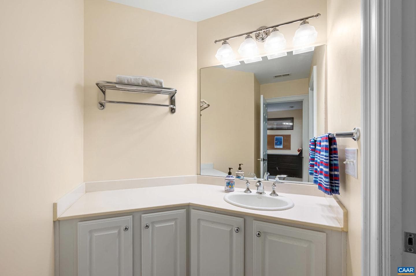 2085 Bentivar Dr photo 45