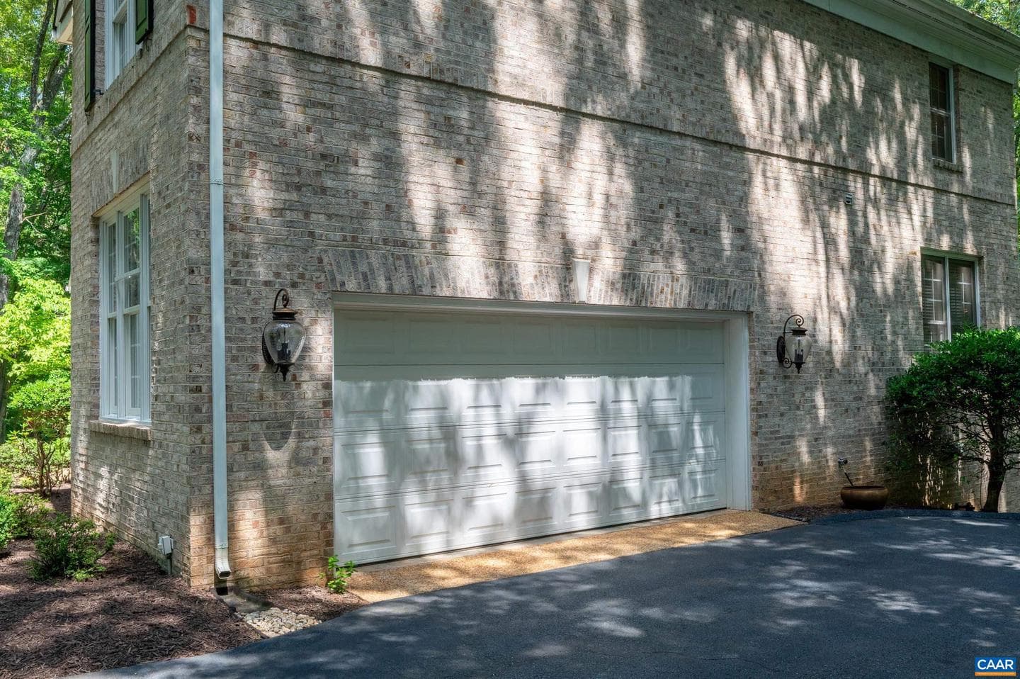 2085 Bentivar Dr photo 5