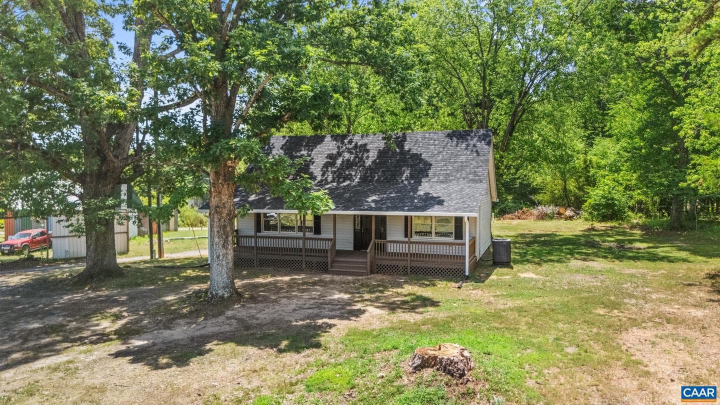 28 Hunters Ln photo 2