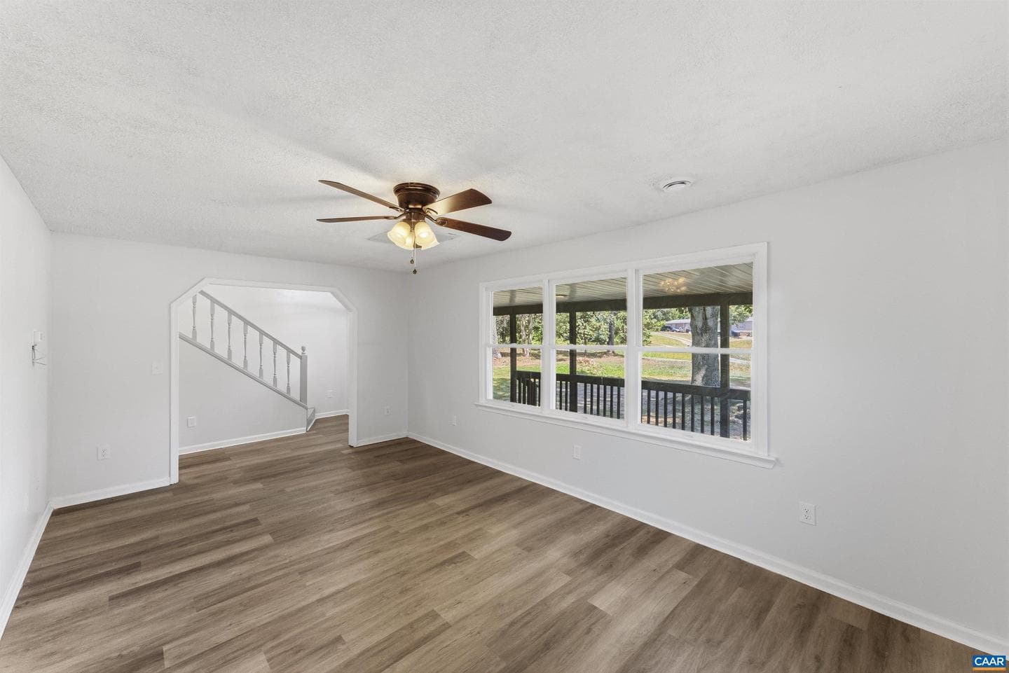 28 Hunters Ln photo 7