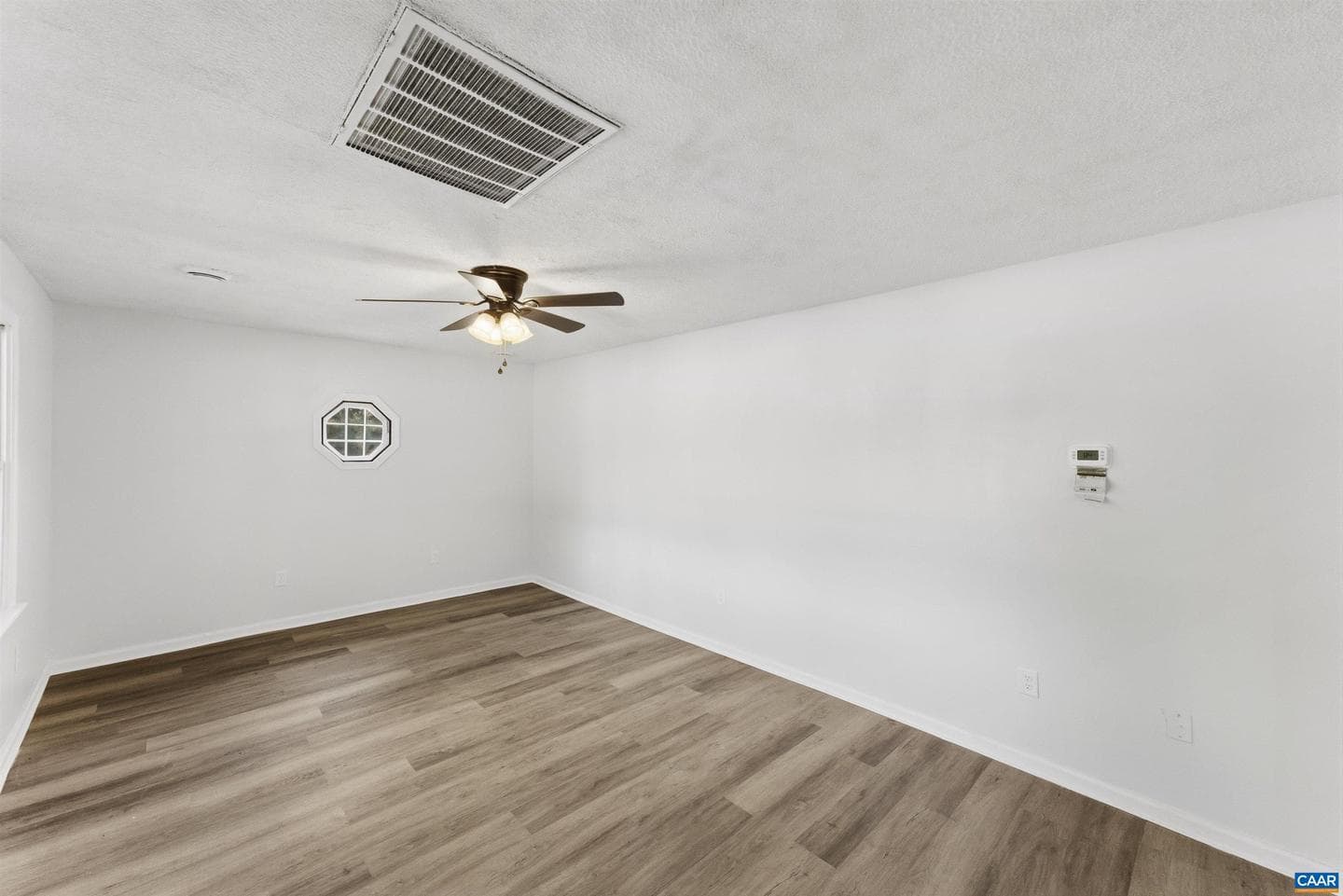 28 Hunters Ln photo 8