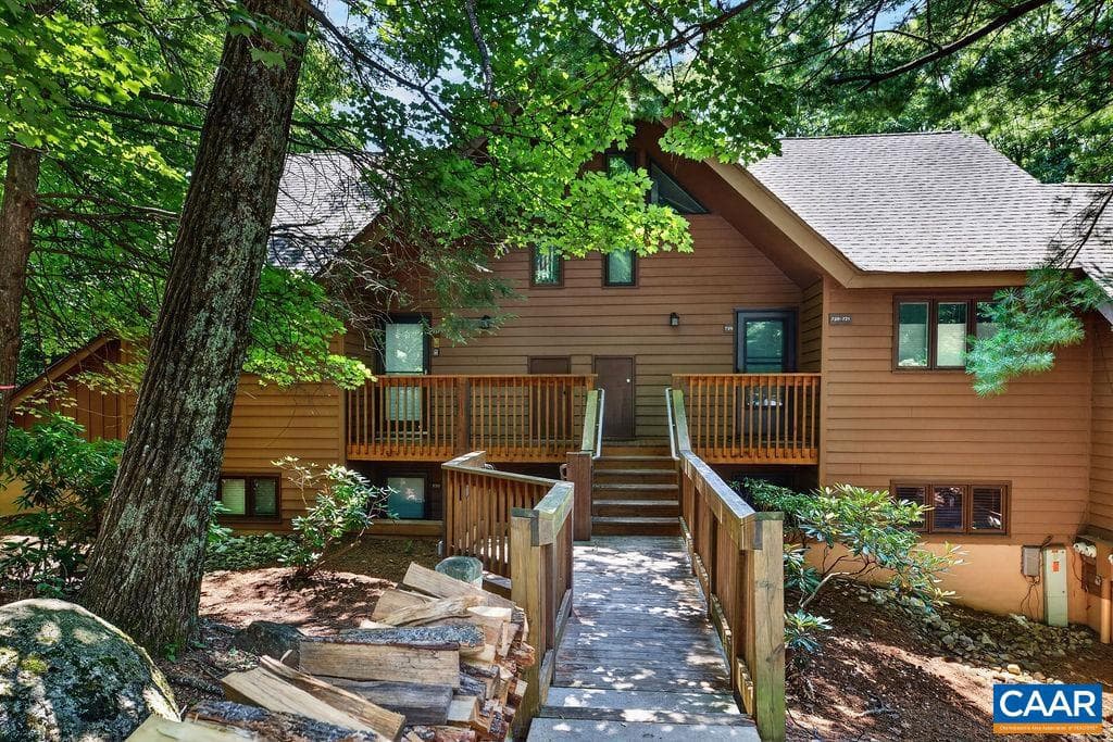 730 Laurelwood Condos photo 1