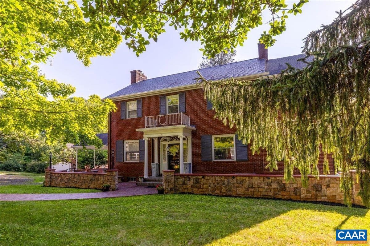 2492 Stable Rd, Hillsville