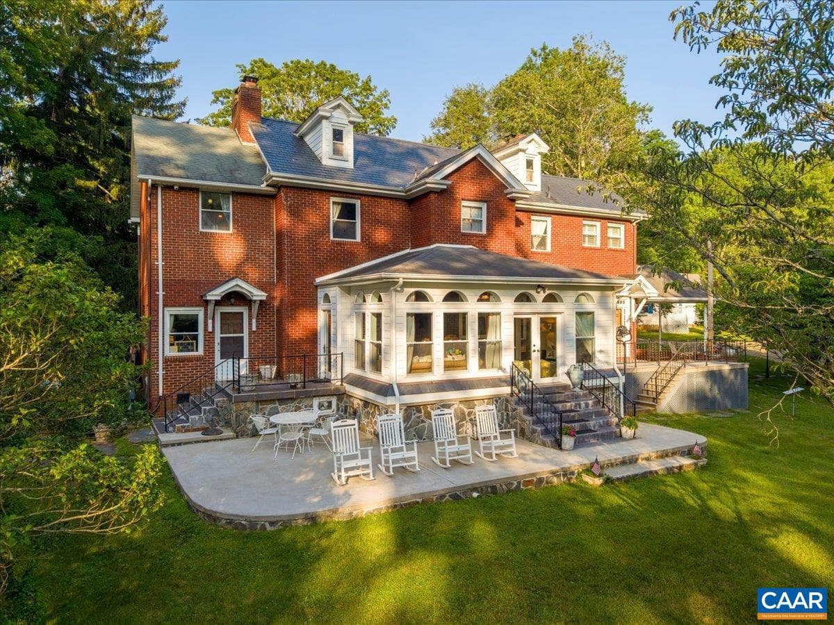 2492 Stable Rd, Hillsville