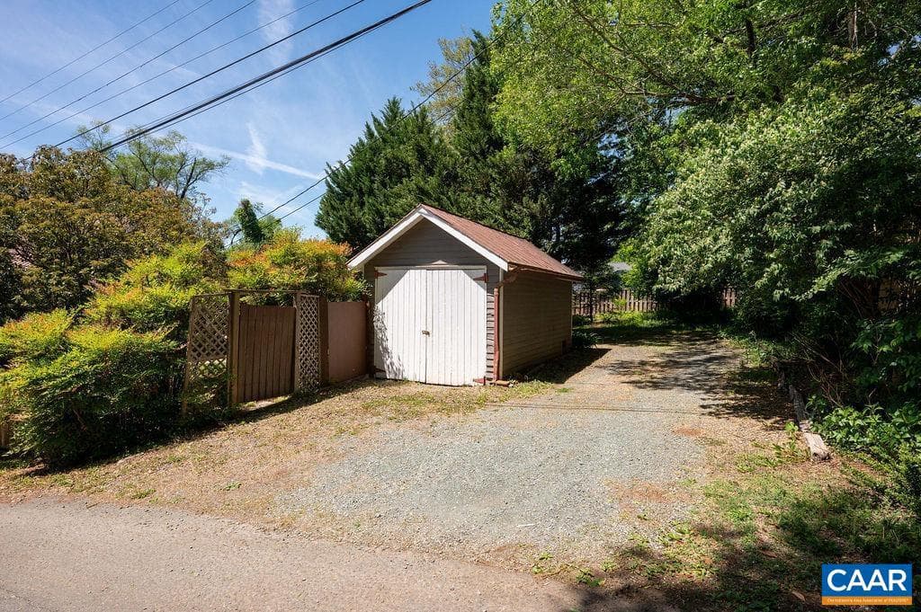 1419 Chesapeake St photo 28