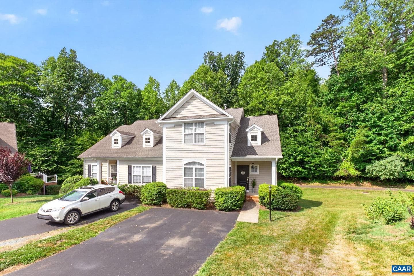2590 Ravenscroft Way photo 2