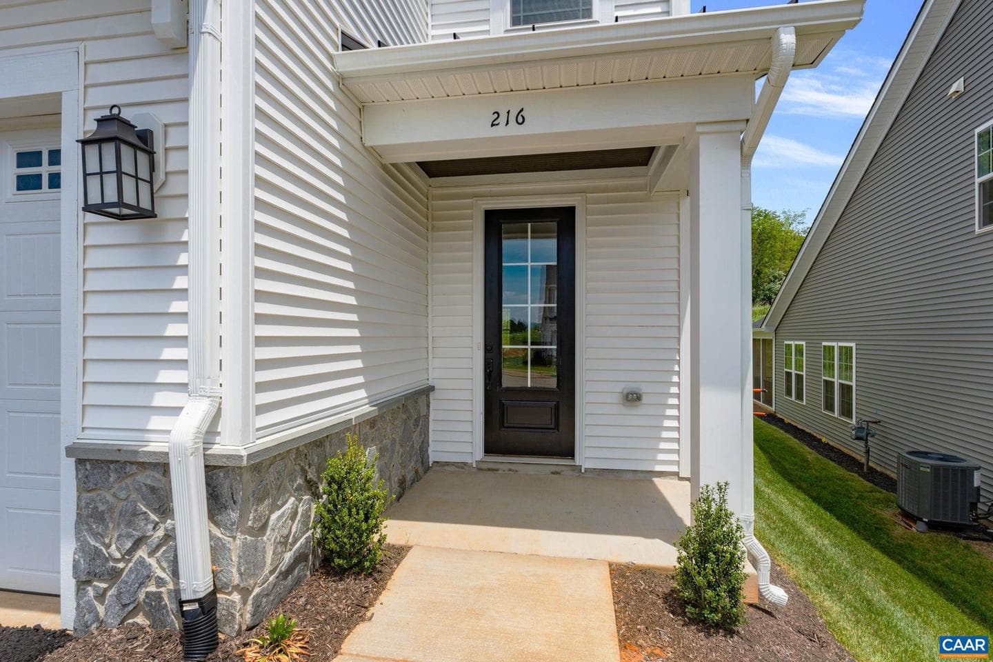 138 Springdale Rd photo 4